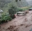 숨어서 우는 사람들